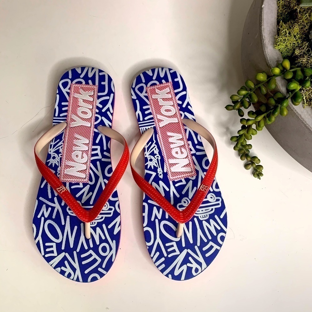 RR New York Graphic Doodle flip flops Sz medium adult summer shoes